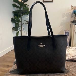 Coach hand bag